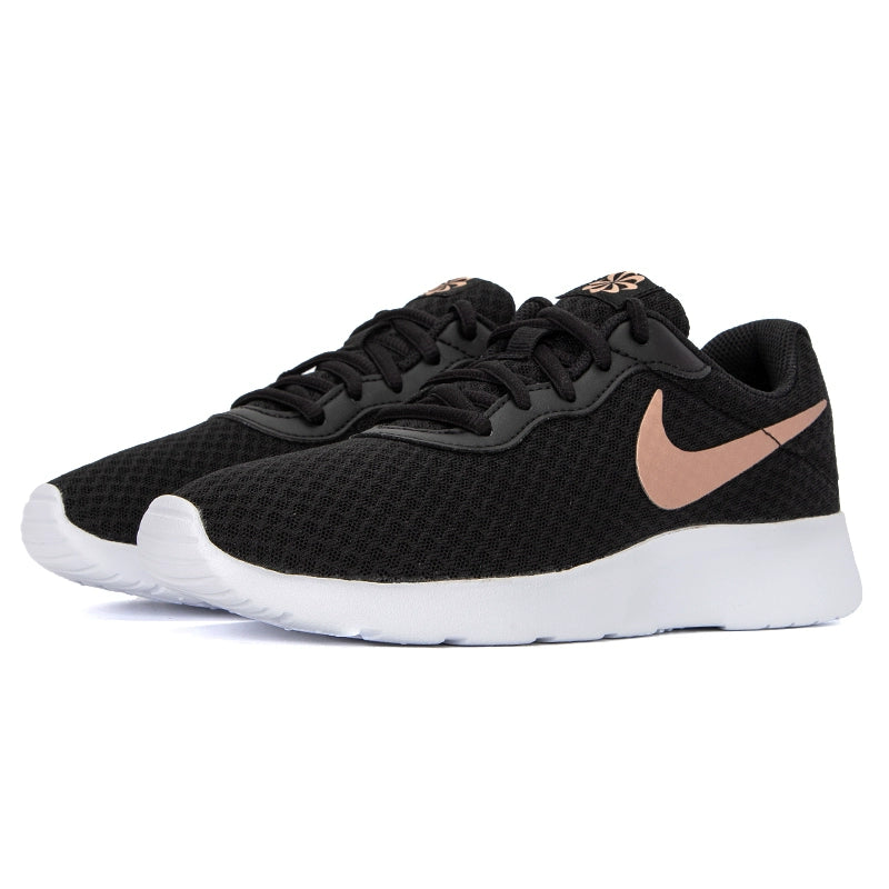 Tênis Nike Feminino Preto e Branco Oreo Mesh